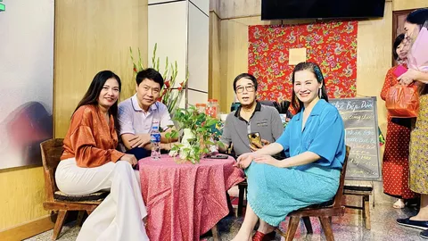 CHUYỆN PHỐ THỜI BAO CẤP