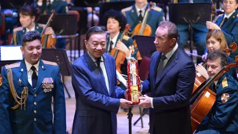 TÔI ĐANG NGHE "TỔ QUỐC GỌI TÊN MÌNH"