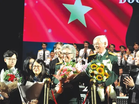 ÂM NHẠC ĐỒNG HÀNH CÙNG DÂN TỘC