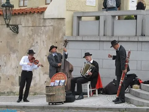 VĂN MINH NHÂN LOẠI - GÓC NHÌN TỪ ÂM NHẠC ĐƯỜNG PHỐ