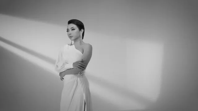 BIỂN ĐÊM; Lời thơ: TRẦN LỆ CHIẾN; âm nhạc: VŨ MINH VƯƠNG; NSƯT PHƯƠNG ANH