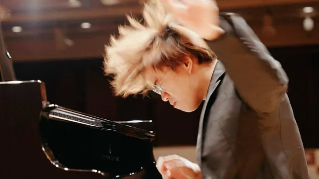 PIANIST NGUYỄN VIỆT TRUNG: TÔI BỊ MÊ HOẶC BỞI ÁNH SÁNG CỦA ÂM THANH